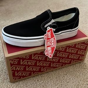 VANS CLASSIC SLIP ON SHOES SIZE 4 BLACK